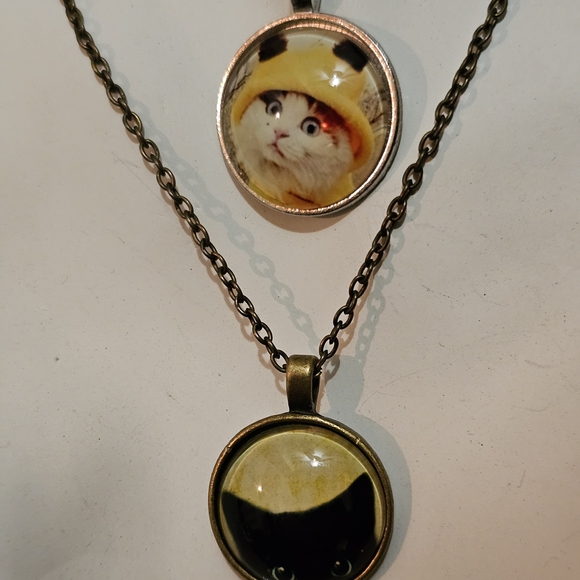 Charming Cat Pendant Necklace Set - Silver and Black - Picture 2 of 5